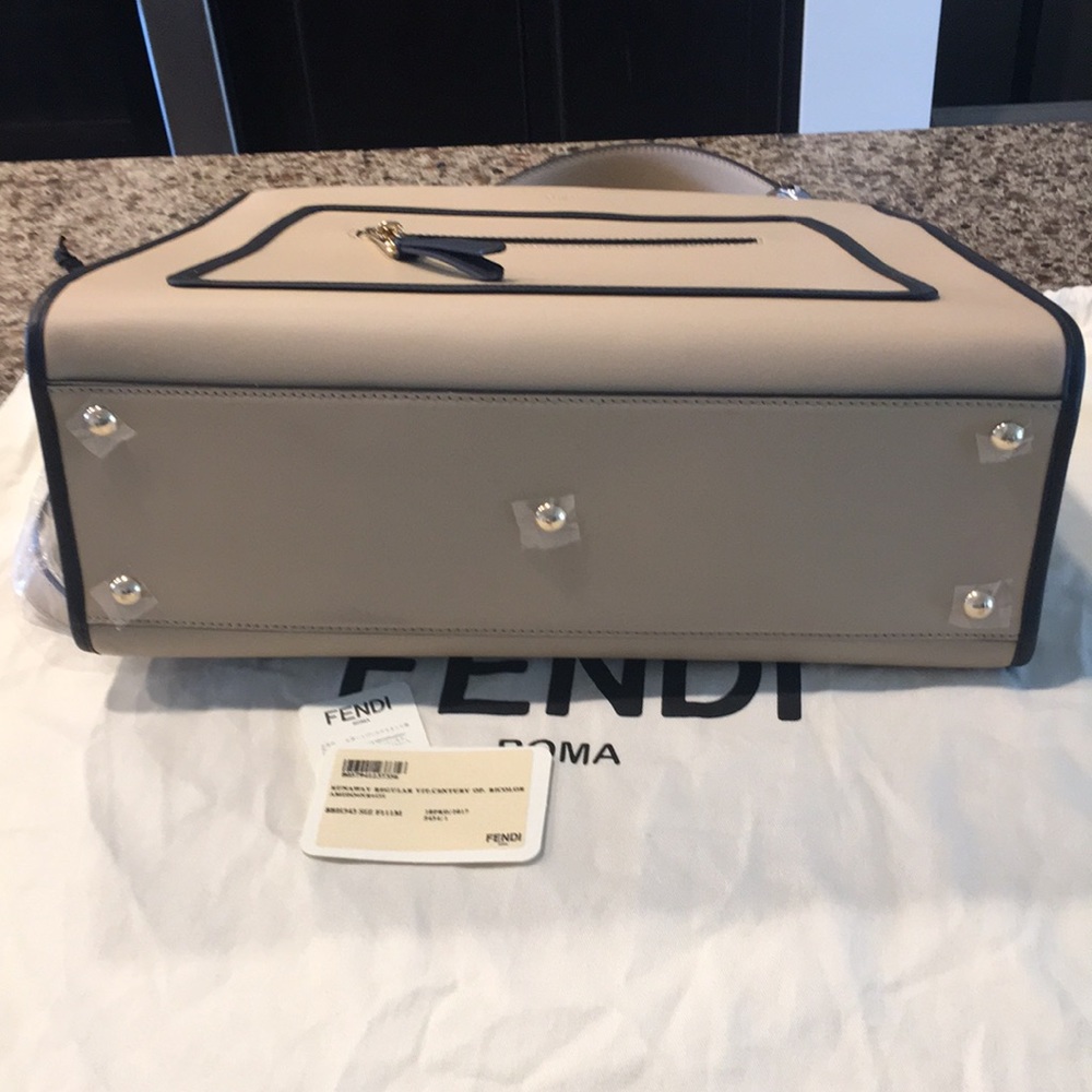 SOLD!!NWT Fendi Runaway Bicolor Tote Handbag - Picture 4 of 8